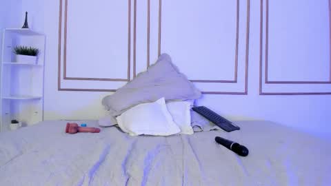 Naty  online show from February 17, 6:28 pm