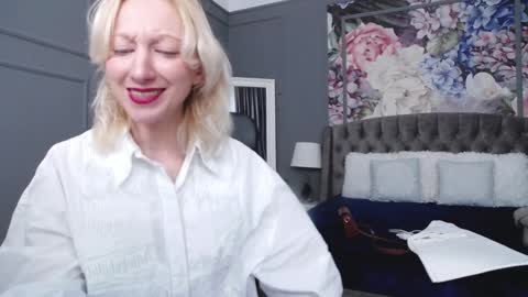 Snapshot of natalie_bitton chatting on January 29, 7:57 am Natalie online show from January 29, 7:57 am