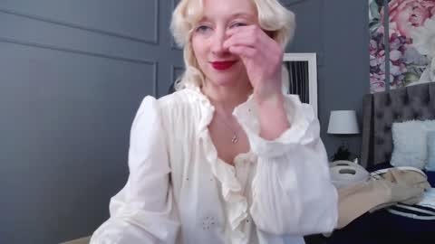Snapshot of natalie_bitton chatting on January 10, 1:52 pm Natalie online show from January 10, 1:52 pm