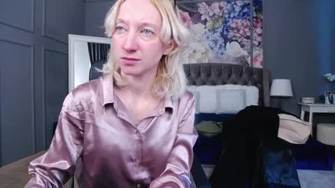 Snapshot of natalie_bitton chatting on January 17, 8:34 am Natalie online show from January 17, 8:34 am