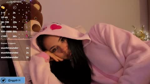 Snapshot of natalie_dream chatting on December 26, 5:26 am natalia online show from December 26, 5:26 am