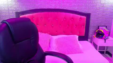 natalie  online show from January 7, 3:33 am