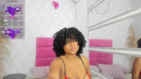 Snapshot of nataly_velez chatting on March 8, 1:03 pm Naty online show from March 8, 1:03 pm