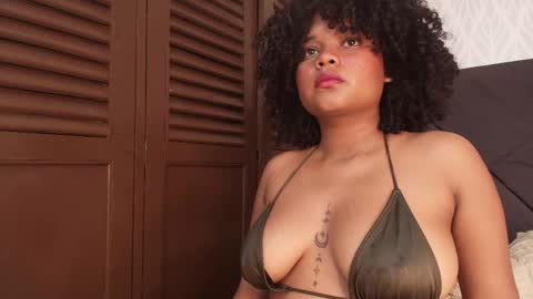 Snapshot of nataly_velez chatting on February 23, 10:09 pm Naty online show from February 23, 10:09 pm