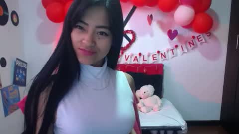 Nataly Escobar online show from February 17, 1:22 pm