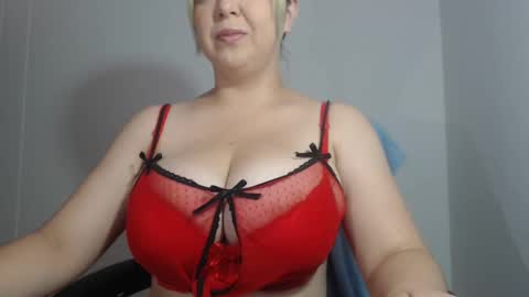 Snapshot of natasha9_ chatting on December 23, 3:22 pm NATTY online show from December 23, 3:22 pm