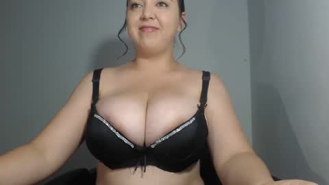 Snapshot of natasha9_ chatting on February 8, 1:22 am NATTY online show from February 8, 1:22 am