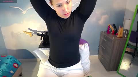 Snapshot of natasha_bernett chatting on September 10, 9:49 pm Natasha Bernett online show from September 10, 9:49 pm