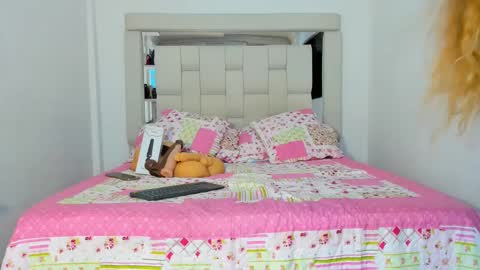 SARA online show from September 21, 1:42 am