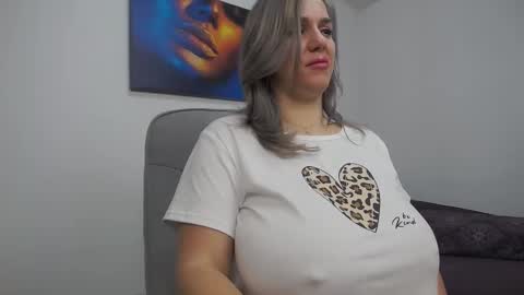Snapshot of natashaboobs chatting on February 7, 9:26 am natashaboobs online show from February 7, 9:26 am