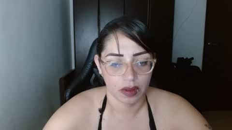 Snapshot of natashasmithe chatting on February 12, 2:14 am Natasha Smithe online show from February 12, 2:14 am