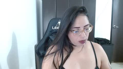 Snapshot of natashasmithe chatting on February 18, 8:36 pm Natasha Smithe online show from February 18, 8:36 pm