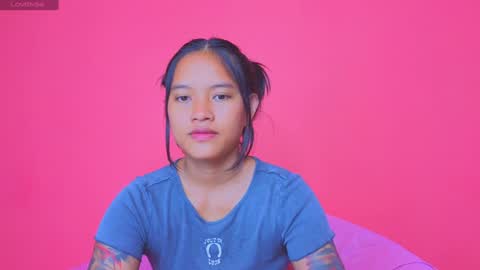 Natcha C online show from December 14, 1:27 am