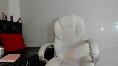 Nathalia Roos rs online show from December 5, 2:00 am