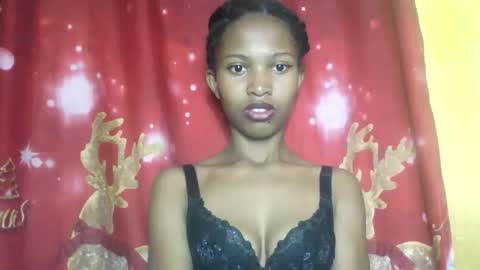 nathalie004 online show from September 17, 6:28 am