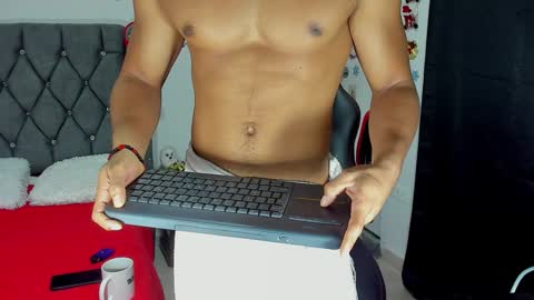 Snapshot of nathan_sexy247 chatting on December 19, 1:07 pm Nathan online show from December 19, 1:07 pm