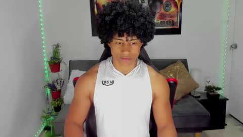 Snapshot of nathan_sexy247 chatting on February 15, 8:22 pm Nathan online show from February 15, 8:22 pm