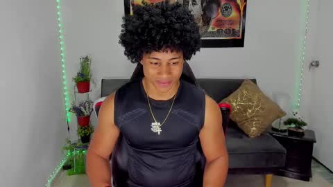 Snapshot of nathan_sexy247 chatting on February 20, 11:31 am Nathan online show from February 20, 11:31 am
