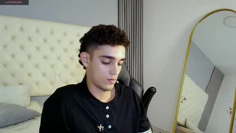 nathan_shimmer online show from May 7, 4:19 am