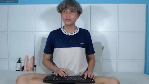 nathanbell1 online show from September 16, 5:21 am