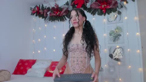 nathy_rosales online show from December 18, 6:52 am