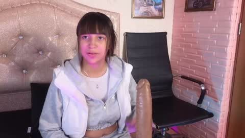 Natalia Torres online show from February 7, 11:23 am
