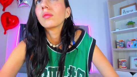 Snapshot of natt_scott chatting on February 6, 5:35 am natt_scott online show from February 6, 5:35 am