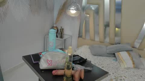 Natt Curvy  online show from September 19, 5:33 am