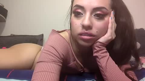Snapshot of natty_astrid chatting on February 21, 1:22 am Natalia online show from February 21, 1:22 am