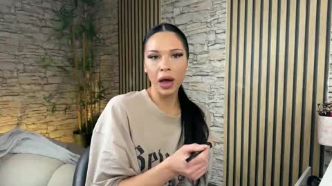 NATTY FIERROS online show from December 19, 8:59 pm