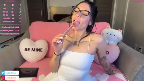 Snapshot of nattywithoutdaddy chatting on February 16, 9:15 am NATTY FIERROS online show from February 16, 9:15 am
