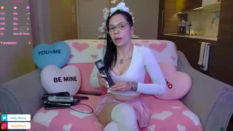 Snapshot of nattywithoutdaddy chatting on January 21, 7:39 pm NATTY FIERROS online show from January 21, 7:39 pm