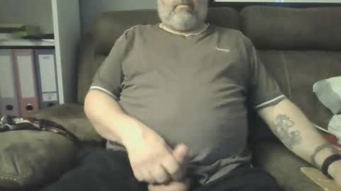 naturistmale45 online show from December 18, 1:45 pm