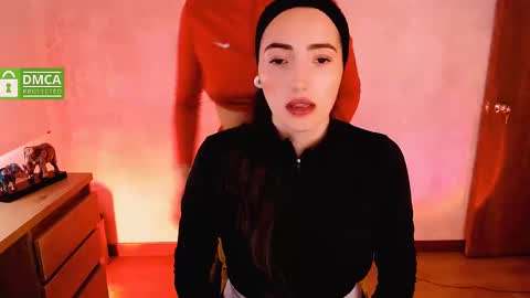 Snapshot of natval_ chatting on December 14, 8:29 pm Natalia Valeria online show from December 14, 8:29 pm