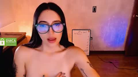 Snapshot of natval_ chatting on February 11, 11:01 pm Natalia Valeria online show from February 11, 11:01 pm