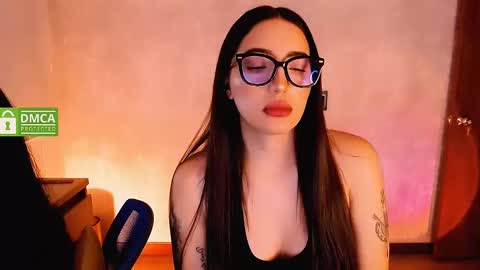 Snapshot of natval_ chatting on February 6, 11:31 am Natalia Valeria online show from February 6, 11:31 am