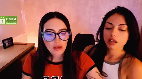 Snapshot of natval_ chatting on January 22, 5:06 pm Natalia Valeria online show from January 22, 5:06 pm