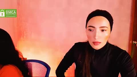 Snapshot of natval_ chatting on December 14, 11:18 am Natalia Valeria online show from December 14, 11:18 am
