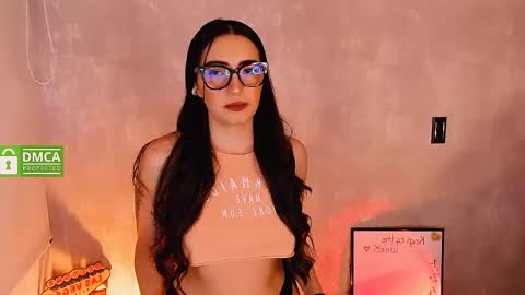 Snapshot of natval_ chatting on December 6, 11:06 am Natalia Valeria online show from December 6, 11:06 am