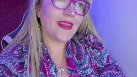 Snapshot of naty__mature_ chatting on September 17, 1:31 am Nataly online show from September 17, 1:31 am