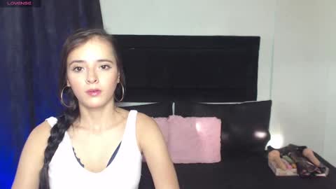 naty_cami_ online show from March 12, 9:35 pm
