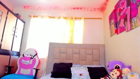 Snapshot of naty_coxx chatting on December 5, 5:55 pm NATY COXX online show from December 5, 5:55 pm