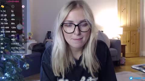 Snapshot of naughty__bex chatting on December 31, 8:45 pm Bex currently on maternity leave online show from December 31, 8:45 pm