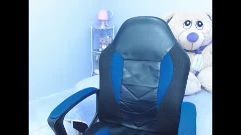 Zoe online show from January 31, 6:24 am