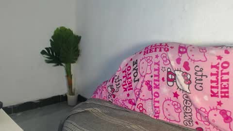 naughty_katrina1 online show from September 19, 6:50 am