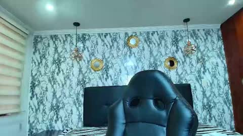 Kitten online show from February 22, 2:08 pm