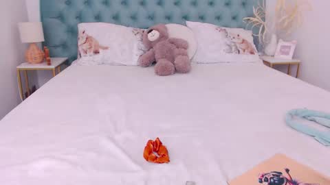 Maria  online show from October 8, 2:01 pm