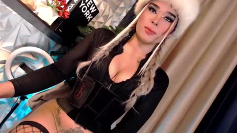 GODDESS LEXIE online show from January 25, 6:35 pm