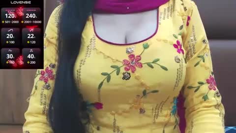 Snapshot of naughty_love489696 chatting on December 27, 6:31 pm riya online show from December 27, 6:31 pm