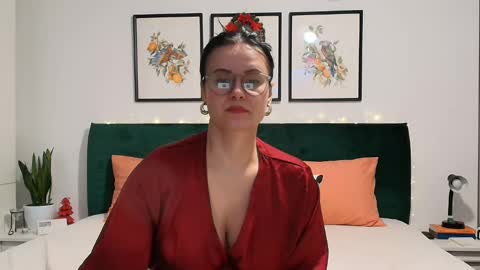 Snapshot of naughtybrunettexxx chatting on February 9, 3:12 pm NaughtyBrunetteXXX online show from February 9, 3:12 pm